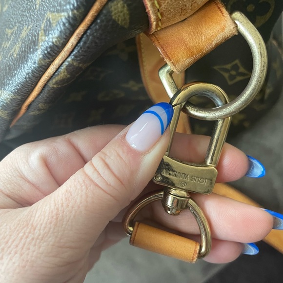 Louis Vuitton Monogram Keepall Bandouliere 55 - Picture 7 of 15